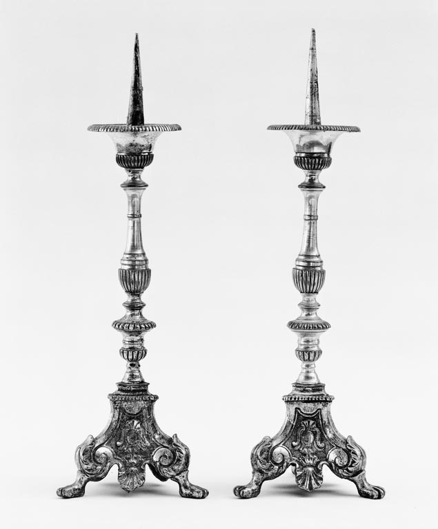 ensemble de 4 chandeliers d'autel (n° 1)