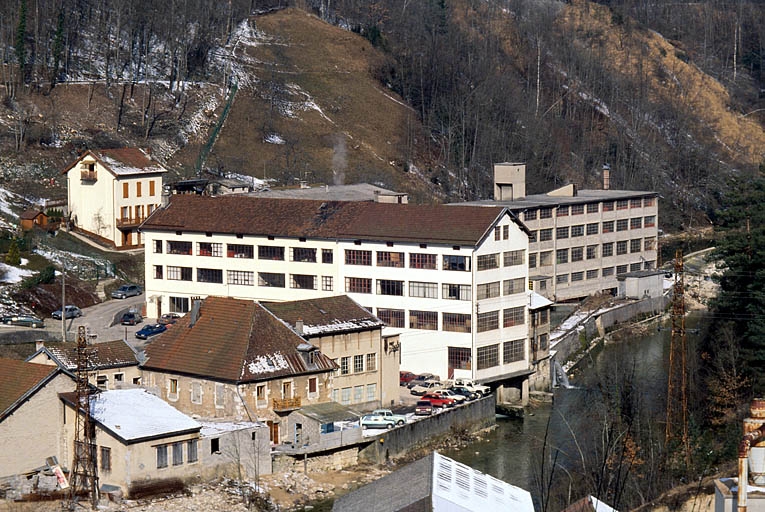 usine de taille de pierre pour la joaillerie et l'industrie, usine de construction électrique