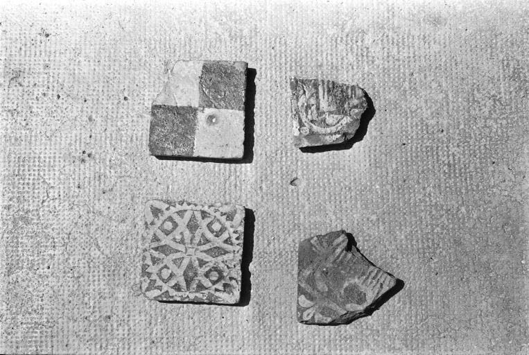 carrelage de sol (fragments de carreaux)