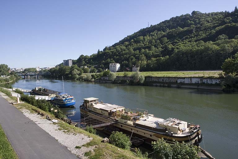 port des Près-de-Vaux (canal du Rhône au Rhin)