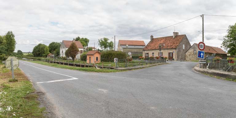 ferme ; maison (paysages du canal du Centre)