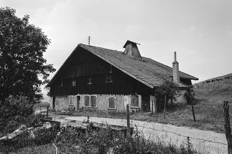 ferme située au lieudit Le Nid du Fol, cadastrée ZD 51