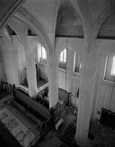 église abbatiale de l'abbaye Saint-Oyend, actuellement cathédrale Saint-Pierre, Saint-Paul et Saint-André
