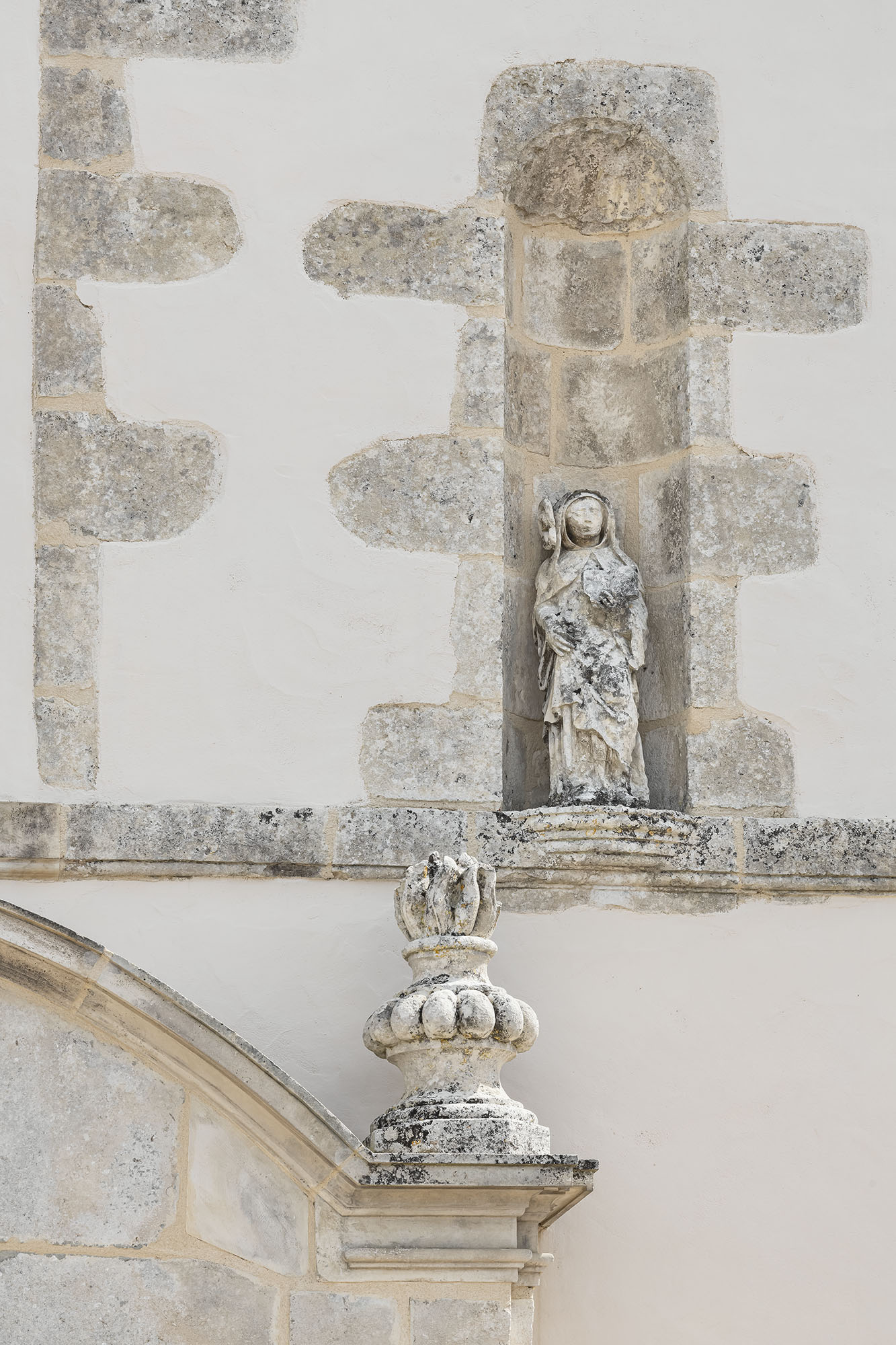 ensemble de deux statuettes : saint Benoit ; saint Jean-Baptiste