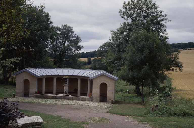 lavoir ; fontaine