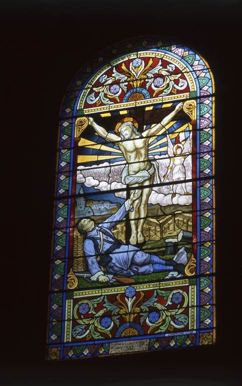 ensemble de 2 verrières figurées : Christ en croix apparaissant à un soldat mourant ; Saint Michel, sainte Catherine et sainte Marguerite apparaissant à sainte Jeanne d'Arc