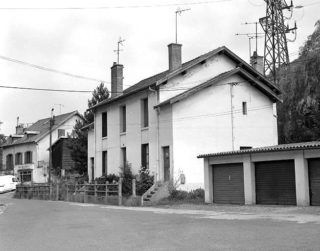 usine à papier de la société des Papeteries Bisontines, usine de fibres artificielles et synthétiques dite usine des Soieries puis de la Rhodiacéta