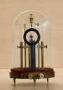 instrument de mesure de forces électromotrices (galvanomètre à cadre mobile de type Deprez et d'Arsonval)