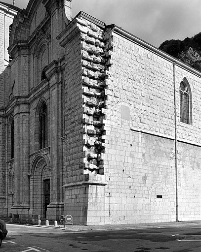 église abbatiale de l'abbaye Saint-Oyend, actuellement cathédrale Saint-Pierre, Saint-Paul et Saint-André