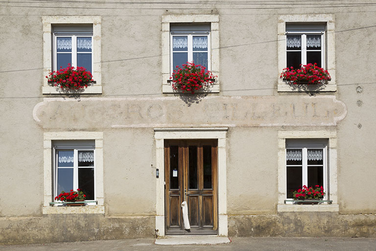 auberge puis café du Gros Tilleul et atelier d'horlogerie Chatelain ou du Comptoir français d'Horlogerie