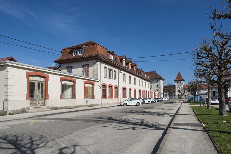 usine de décolletage et de petite métallurgie Gurtner, actuellement usine de contre-plaqué Armstrong Building Products