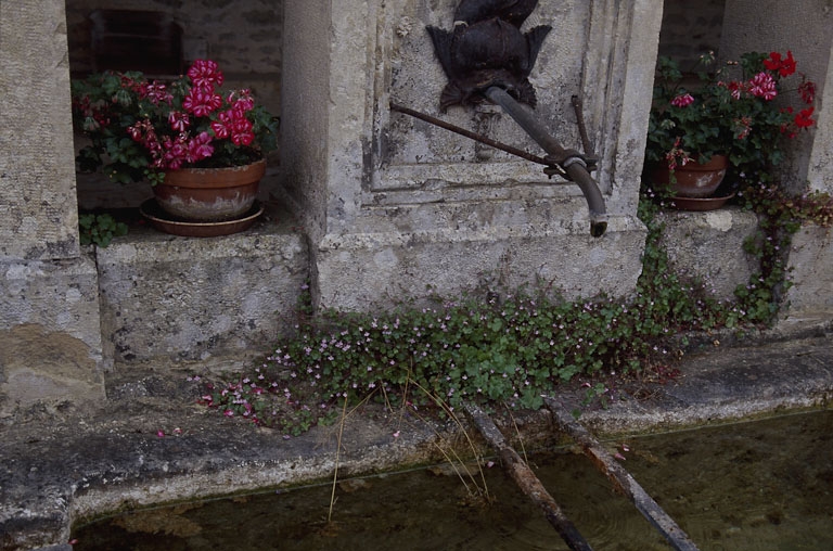 lavoir ; fontaine ; abreuvoir