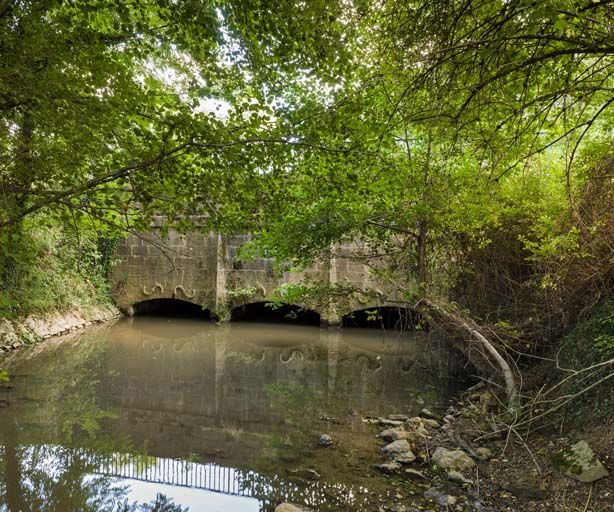 aqueduc et prise d'eau de Theilly ou de Tilly (canal du Centre)