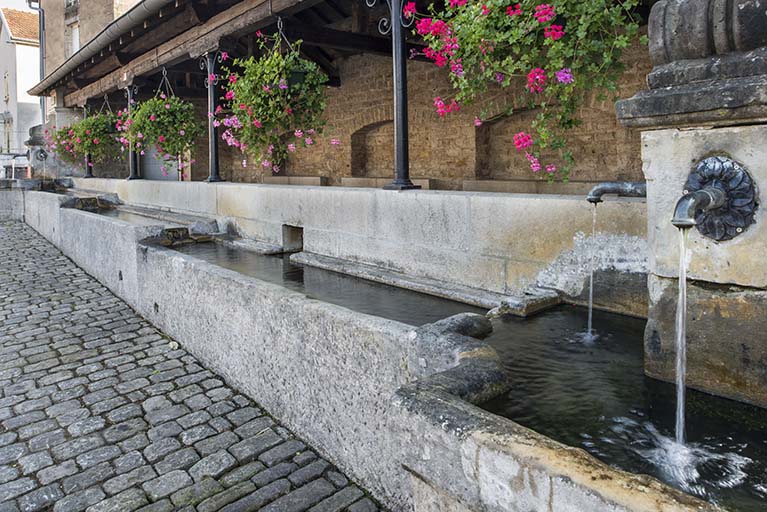 Fontaine-lavoir