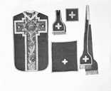 chasuble, étole, manipule, voile de calice, bourse de corporal (ornement vert)