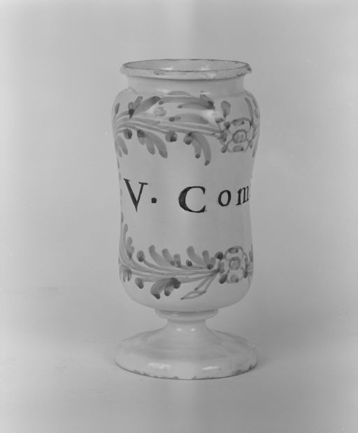 ensemble de 3 pots à pharmacie