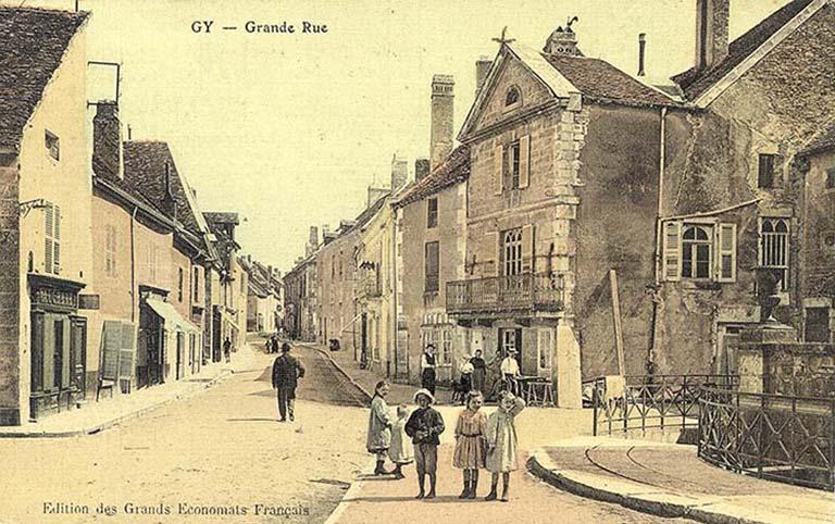 L'architecture commerciale de la commune de Gy