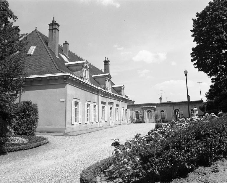 château fort, château actuellement musée Baron Martin