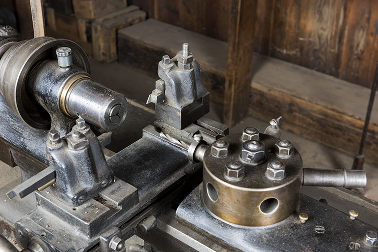 machine à tourner (tour revolver)