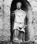 statue (petite nature) : saint Aubin d'Angers