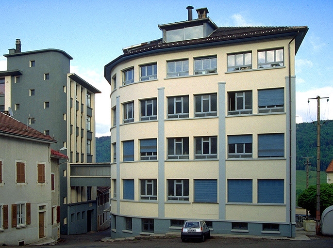 hôtel de voyageurs, usine de taille de pierre pour la joaillerie et l'industrie Dalloz Frères
