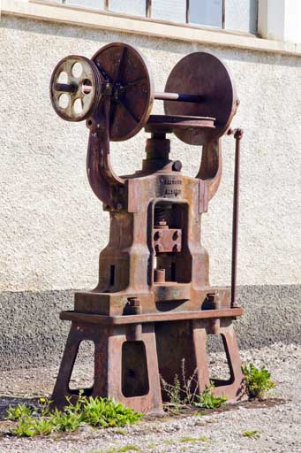 machine à emboutir et à estamper (presse à friction Batifoulier)