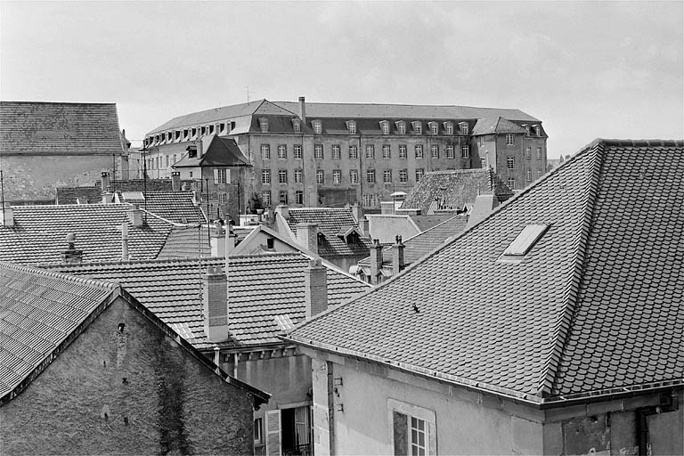 château fort dit Châtel-Devant