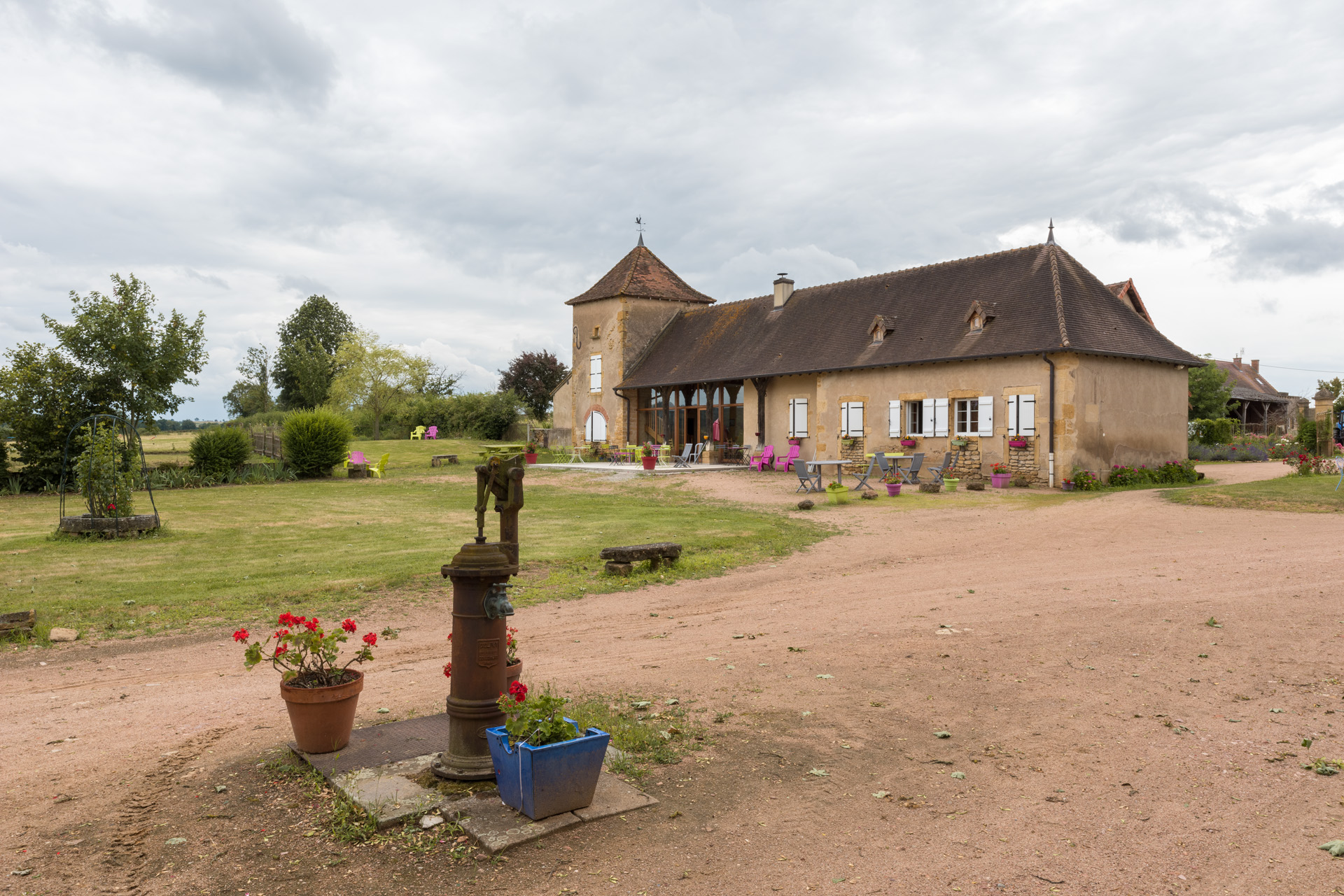 Château et ferme du Lac