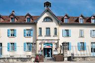 distillerie Junod, puis Hémard et Pernod Fils Réunis, actuellement immeuble de bureaux, de service et commerces