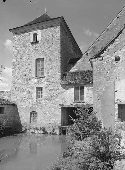 moulin dit le Moulin Vieux (paysages du canal de Bourgogne)