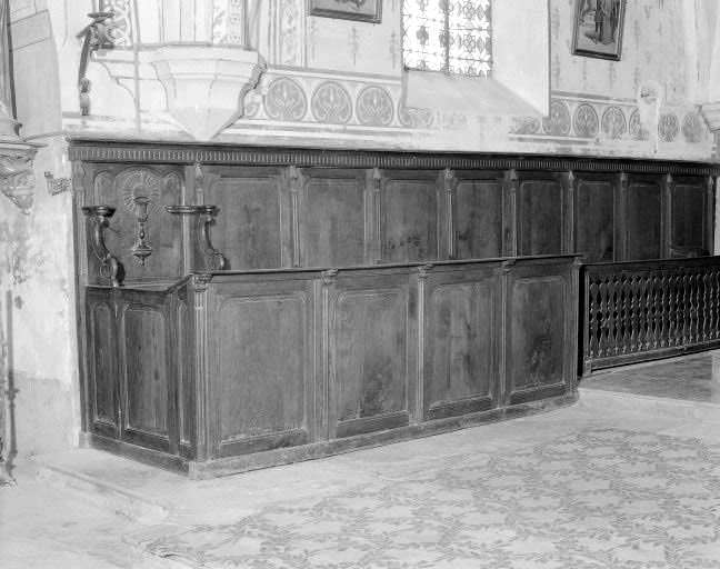 stalles, lambris de demi-revêtement