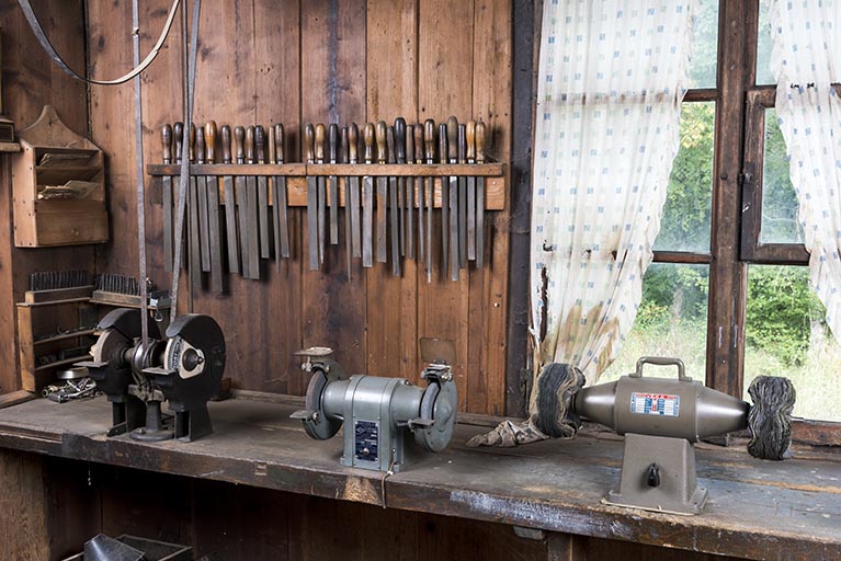 3 machines à polir (tourets à polir)