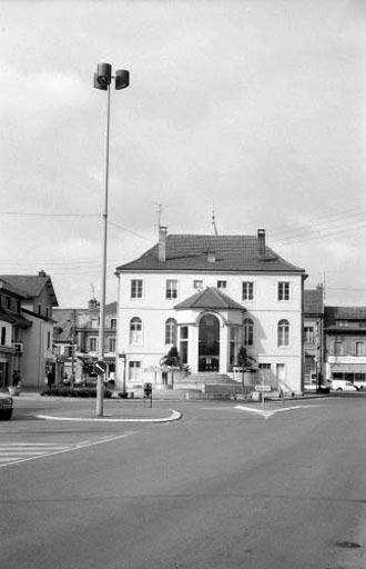 mairie, école, actuellement mairie annexe