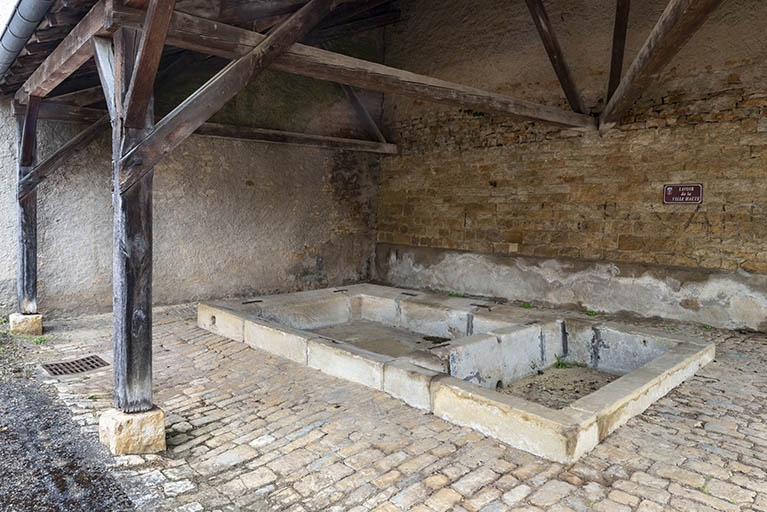 fontaine-lavoir du cimetière