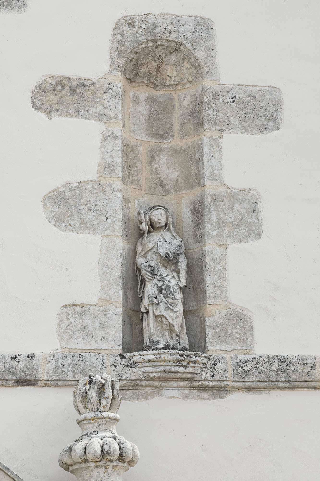 ensemble de deux statuettes : saint Benoit ; saint Jean-Baptiste