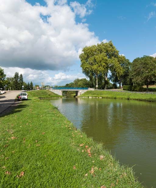 pont routier isolé de Bord (canal du Centre)