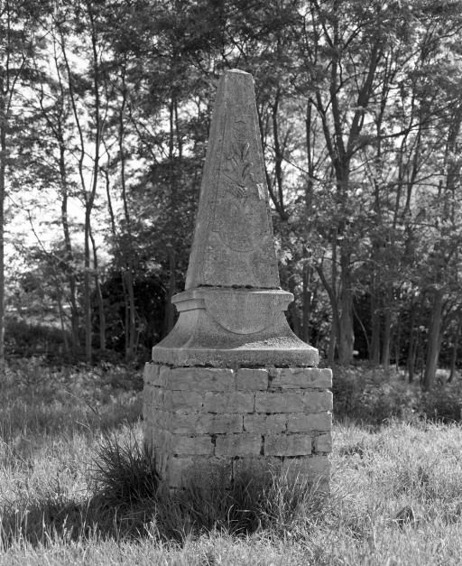 monument à la mémoire de Constant et Louis Ratinet