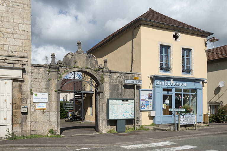 maison 6 rue Armand Paulmard, puis magasin de commerce, puis bibliothèque