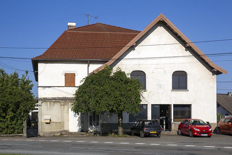 maison, café de la Gaieté et cinéma, puis usine d'horlogerie (usine d'ébauches de montre) de la Fabrique d'Ebauches de Maîche puis Technic Ebauche