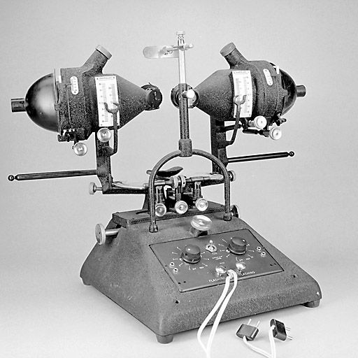 instrument de mesure des angles en optique et d'ophtalmologie (synoptophore Raphael)