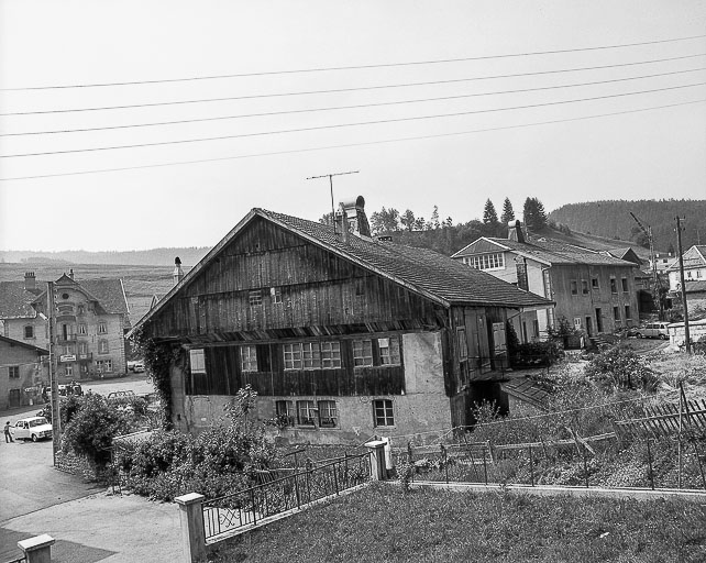 maison puis auberge dite hôtel de l'Union et bureau de poste, atelier d'outillage d'Urbain Comte, maison de négociant Démoly-Tisserand
