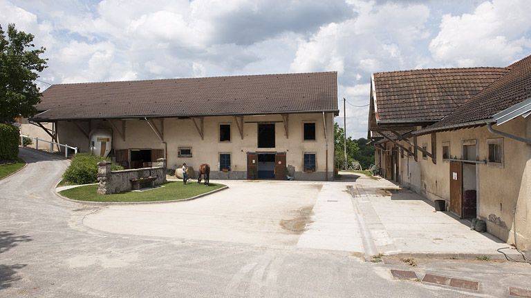 ferme modèle Armand Peugeot, actuellement centre équestre