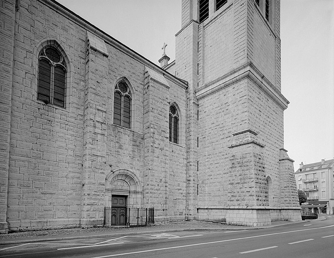 église abbatiale de l'abbaye Saint-Oyend, actuellement cathédrale Saint-Pierre, Saint-Paul et Saint-André