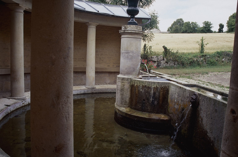 lavoir ; fontaine