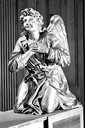 2 statues : anges adorateurs