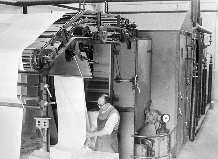 filature de laine peignée Schwartz et Cie, puis usine de teinturerie Achtnich, actuellement magasin de commerce