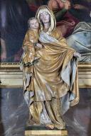 statue (grandeur nature) : la Vierge à l'Enfant
