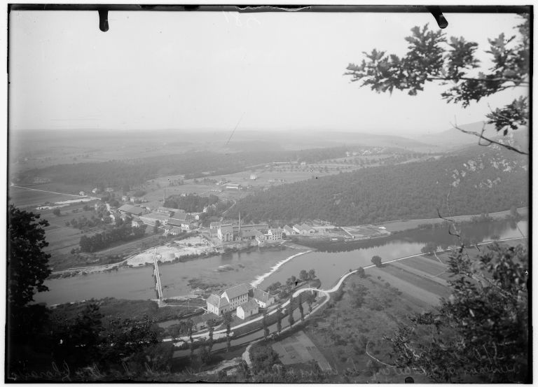 verrerie, puis soudière et saline, puis usine de blanchiment de coton