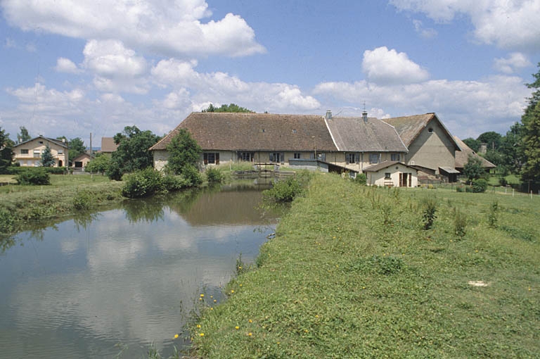 moulin à farine, puis minoterie Fleury, actuellement maison