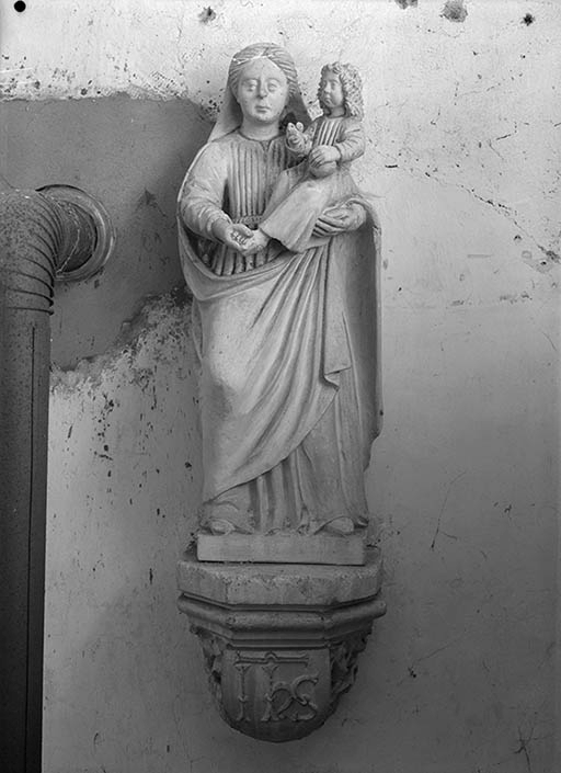 statue : Vierge à l'Enfant